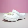 Camellia Clásico Crocs Ramo de Flores Antideslizante Resistente al Olor Zapato de Gama Alta Flor de Azalea Blanca Flor de Zapato Crocs Mujer
