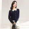 Suéter cárdigan con solapa de color contrastante para mujer 2026 Otoño Nuevo Ajuste ceñido Petite Suéter corto de punto Chaqueta Top