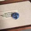 Materiais acessórios: Mini botões de rosa de fita de 2cm para acessórios de cabelo artesanais DIY, presilhas de cabelo, acessórios para roupas de animais de estimação e bonecas