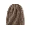 Cachemira Otoño/Invierno 2026 Nuevo Turbante de Color Sólido para Mujer Protección para los Oídos Engrosado Cálido de Moda Tejido Sombrero Casual