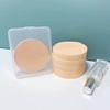 El Artista de Maquillaje de Chenyi Heying Studio Usa Esponjas de Maquillaje que Se Pueden Usar Secas y Húmedas, Esponjas Redondas Grandes, Esponjas Cuadradas Pequeñas, Esponjas de Maquillaje que No Sueltan Pelusa