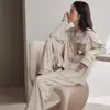 Pijama de espinha de peixe de alta qualidade para mulheres, conjunto de mangas compridas para primavera e outono, pode ser usado fora de casa, elegante para ficar em casa, design de borda contrastante