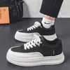 Nuevas zapatillas retro de cuatro estaciones para hombre, con bloques de color, suela gruesa antideslizante, caña baja, modernas y a la moda para ir al trabajo, uso casual y deportes