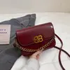 Bolsa Simples Fashion Retrô para Mulheres 2026 Nova Primavera Bolsa Quadrada Pequena de Alto Padrão Bolsa Transversal Versátil de Nicho Francês