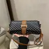 Bolsa de mão estampada simples e retrô, uma bolsa de ombro estilosa e casual para mulheres, uma bolsa transversal chique e uma pequena bolsa tote quadrada