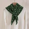 Directo del fabricante, chal triangular de punto de mezcla de lana, bufanda cruzada de lunares clásica, bufanda de cuello versátil para otoño e invierno para mujer