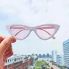 Nuevas Gafas de Sol Sexy Ojo de Gato Triangulares de Montura Pequeña Gafas de Sol Tendencia Europea y Americana Gafas de Moda Personalizadas Redes Sociales 9788