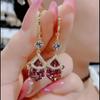 Brincos simples versáteis super brilhantes requintados personalizados em forma de leque embutidos em diamante de alta qualidade