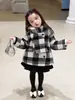 Abrigo de Lana para Niña 2026 Comercio Exterior Otoño/Invierno Infantil Británico Cuadros Blanco y Negro Abrigo Engrosado Bebé con Bufanda