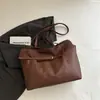 Bolsa Grande Capacidade Transfronteiriça para Mulheres Verão 2026 Nova Versátil Moda Bolsa de Ombro Tendência Comutador Retro Casual Bolsa Tote