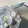 Reloj de Sirena para Mujer Luz de Lujo Cielo Estrellado Cola de Pez Completamente Incrustado de Diamantes Reloj de Pulsera de Gama Alta Reloj para Niñas Versátil y Compacto