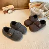 Zapatos Casuales de Algodón con Velcro para Mujer 2026 Otoño/Invierno Retro Francés Hebilla Simple de Caña Baja Zapatos Peludos Engrosados con Terciopelo