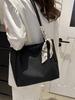 Bolso de alta gama estilo extranjero de gran capacidad 2024 nuevo bolso de mujer moda bandolera para ir al trabajo bolso tote popular de verano