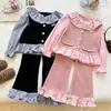 Conjunto de dos piezas para niña con patchwork, nueva colección otoño 2026, moderno diseño a rayas de bloques de color con pantalones ligeramente acampanados