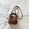 Bolsa de Mão Xiaomi Estilosa Feminina 2026 Início do Outono Nova Bolsa de Ombro Única Retrô Bolsa Balde Transversal Chic de Nicho para o Dia a Dia