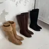Botas Femininas Cano Alto Interno Camurça Bico Redondo Salto Médio Manga Botas Largas Estilo Coreano Cor Sólida Botas de Cano Longo Botas Femininas de Salto