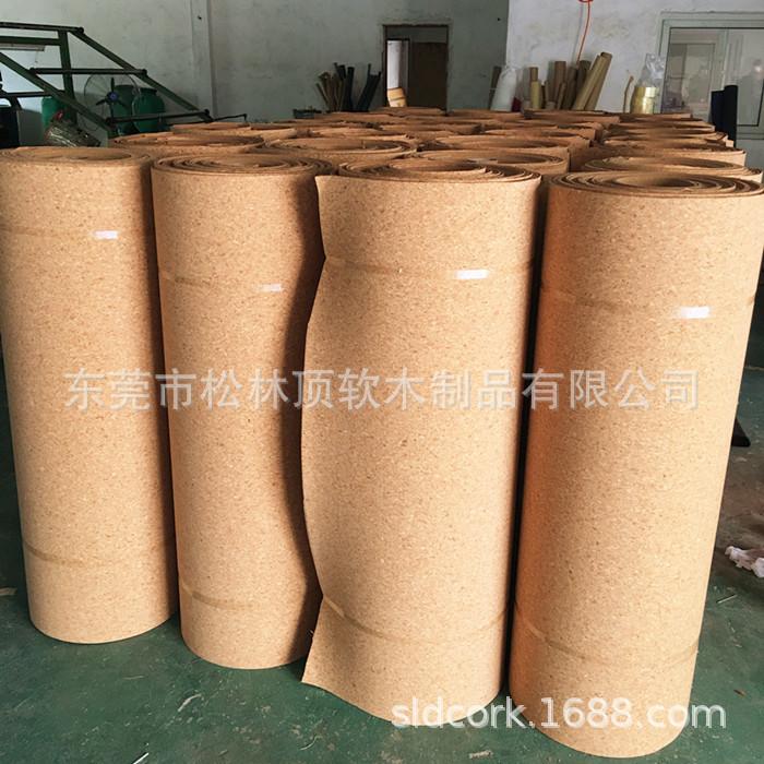 成卷大碎花软木卷材仓库一角