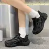 2026 Novo Solado Macio Versátil Verão Malha Confortável Respirável Sapatos de Pai para Mulheres, Tênis Casuais Leves Modernos para Mulheres