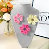 Estilo Xiaoxiang Lana Hecho a Mano Flor Tridimensional Corsage Accesorios para Mujer Primavera y Otoño Nuevo Suéter de Punto Prenda Piezas de Flor Decorativas
