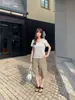 Camiseta de Manga Corta con Capucha de Bloques de Color Rayas Estilo Coreano Relajado Yuyi para Mujer, Top de Verano con Cuello Semiabierto M70035