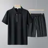 Camisa Polo Masculina Sem Costura de Seda Gelada de Nylon Manga Curta Conjunto de Verão Novo Casual Respirável Shorts Conjunto de Duas Peças Atacado