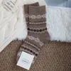 Meias de Lã Fair Isle Femininas Meia-Panturrilha Primavera e Outono Engrossadas Quentes Preppy Retrô Coreanas Meias de Outono