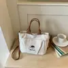 Bolsa de Lona Bordada con Cesta de Frutas Linda Casual 2026 Nueva Versátil Textura Ligera Artística Bolso de Hombro Cruzado