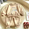 Conjunto Esportivo Casual Loose de Desenho Animado Novo para Meninos Primavera e Outono Roupa da Moda para Crianças Pequenas Conjunto de Duas Peças Fofo Tendência
