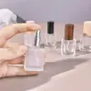 Botella Cuadrada de Alta Gama para Decantar Perfume de 10 ml con Tapa de Madera, Botella de Muestra Vacía de Vidrio Rellenable Portátil con Atomizador