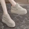 Zapatos blancos de plataforma con suela gruesa K5602 para mujer, nuevo modelo 2026, mocasines que aumentan la altura para personas bajitas, zapatillas deportivas casuales