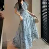 En producción: Vestido de Huatingzhou con Encaje Floral Hueco Suave Estilo Francés, Cintura Alta, para un Ambiente de Viaje