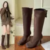 Botas Femininas Versáteis Moda Bico Fino Salto Agulha Skinny Novo Estilo Para Pessoas Baixas Salto Alto Camurça Moda Outono Botas Longas Femininas 2026 Tecido