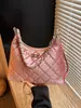 Bolso acolchado de terciopelo versátil para mujer, nuevo para la primavera 2026, bolso cruzado grande con cadena, popular bolso tipo dumpling