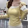Camiseta de Manga Larga con Cuello Redondo de Color Contrastante, Estilo Falso Dos Piezas con Lazo, para Mujer, Nuevo Estilo Otoño 2025, Top Ajustado Fruncido, Moderno