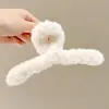 Pin de tiburón de peluche de dibujos animados, un pasador de pelo de tamaño grande y alta gama para crear peinados elaborados, una pinza de pelo de garra para mujer, un delicado accesorio para el cabello