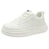 Tênis de Moda com Solado Grosso para Aumentar a Altura para Homens, Estilo Coreano Elegante com Sola Interna Invisível para Aumentar a Altura, Sapatos Casuais Esportivos Respiráveis Vazados de Couro Bovino