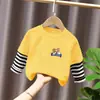 Camiseta interior de algodón puro con estampado de dibujos animados para niños, de manga larga, cuello redondo, con bloques de color, elegante y moderna, para niños pequeños