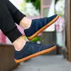 Zapatos deportivos de running de suela blanda para pies descalzos de punta ancha, primavera 2023, nuevos, para hombre y mujer, casuales, de malla tejida transpirable