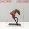 Nova escultura abstrata em resina estilo chinês de um cavalo fragmentado, peça decorativa para casas modelo, salas de estar, entradas e racks de TV