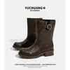 Botas Martin de couro genuíno com sola grossa para mulheres, novo lançamento outono de 2026, botas curtas vintage de cano médio, botas versáteis de sola grossa que aumentam a altura