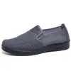 Novos sapatos casuais masculinos de verão sapatos de pano Old Beijing sapatos de malha sapatos respiráveis antiderrapantes sapatos de pai sandálias para meia-idade e idosos