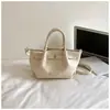 Nova Bolsa Feminina da Moda Primavera 2025 com Padrão de Lichia, Bolsa Tote, Bolsa de Ombro, Bolsa Transversal