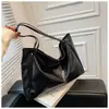 Nova Bolsa Coreana 2025 Bolsa de Mão Grande Feminina Design Retrô Versátil Bolsa Tote Casual de Ombro