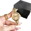 Popular en el comercio exterior, reloj de pulsera de metal con dibujos animados con pequeños puntos y marcas de color rosa claro, compacto, de nicho, simple e impermeable