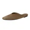Novos sapatos mule casuais estilo francês para mulheres 2026, bico fechado, sem cadarço, adequados para uso externo, sapatos baixos elegantes para o trabalho