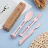 Un Juego de Cubiertos Portátil Tres en Uno de Paja de Trigo Estilo Escandinavo para Niños, Cuchillo, Tenedor y Cuchara, Vajilla Creativa para Regalo de Estudiante