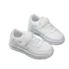 Zapatos blancos de estudiante suela blanda zapatos de skate para niños primavera y otoño nuevos zapatos para niños versátiles antideslizantes para niños grandes niños y niñas zapatos casuales