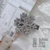 Pinza para el Cabello de Copo de Nieve con Pompón Blanco Pinza Lateral Estilo Coreano Moda Versátil Pinza para Flequillo Pinza para Cabello Rebelde Pasador Adorno para el Cabello