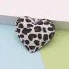 Chaveiro de Couro Sintético com Estampa de Leopardo e Coração para Casal Europeu e Americano Novo, Pingente de Coração de Pêssego para Carro, Pingente para Bolsa, Acessórios, Venda por Atacado