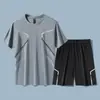 Conjunto Casual Masculino de Seda Gelada Verão Novo Estilo Adolescente Versão Coreana Manga Curta Shorts Secagem Rápida Esportivo Conjunto de Duas Peças